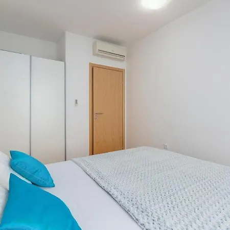 Luna Apartment *